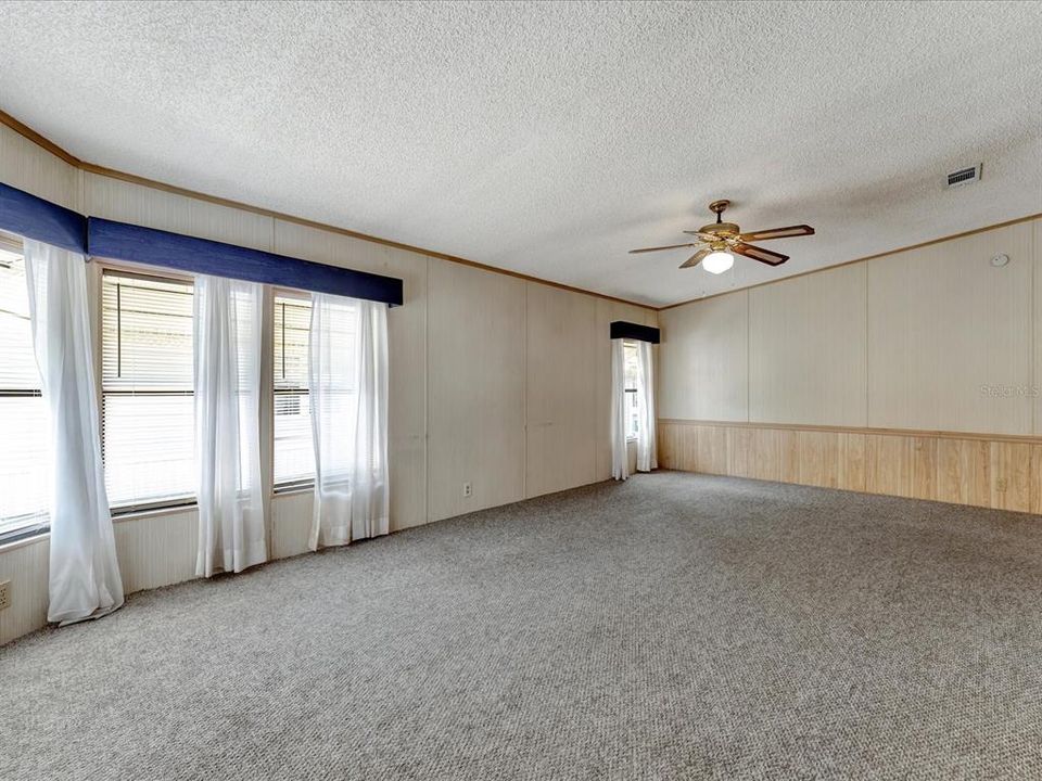 For Sale: $185,000 (2 beds, 2 baths, 1488 Square Feet)