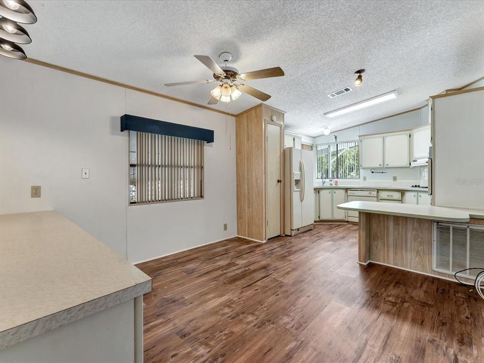 For Sale: $185,000 (2 beds, 2 baths, 1488 Square Feet)