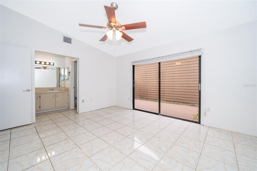 Active With Contract: $324,900 (2 beds, 2 baths, 1279 Square Feet)