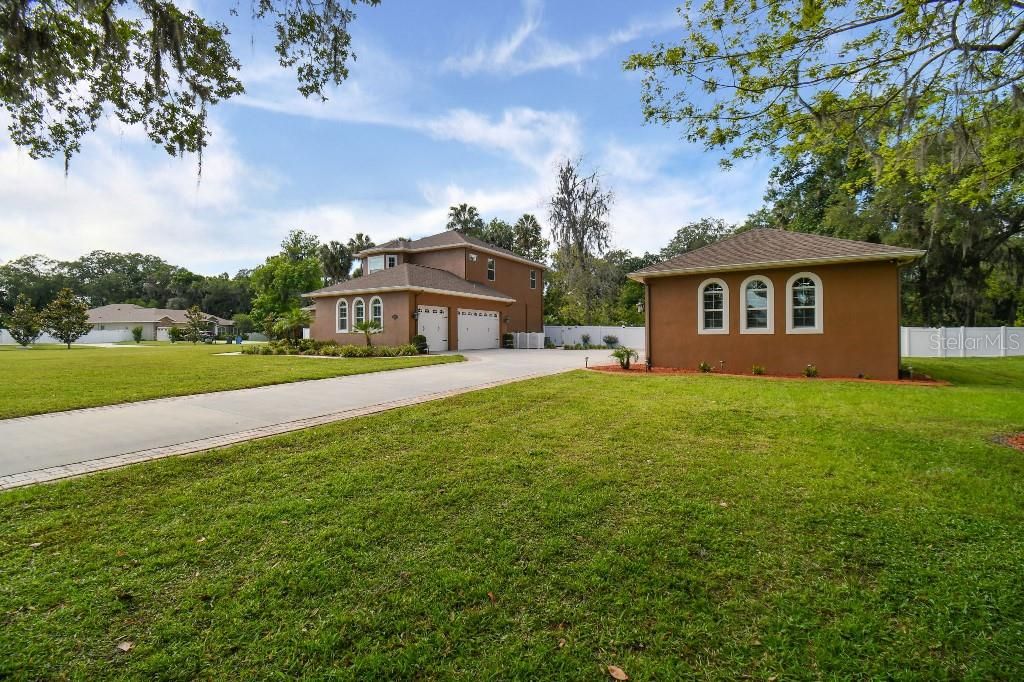 For Sale: $950,000 (4 beds, 3 baths, 3139 Square Feet)