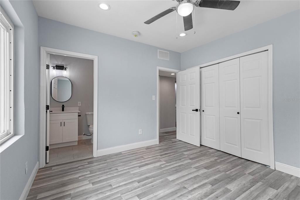 Active With Contract: $359,990 (3 beds, 2 baths, 1460 Square Feet)