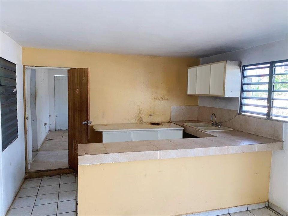 Vendido Recientemente: $55,000 (4 camas, 2 baños, 1000 Pies cuadrados)