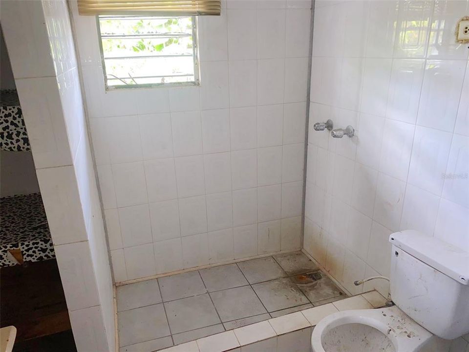 Vendido Recientemente: $55,000 (4 camas, 2 baños, 1000 Pies cuadrados)