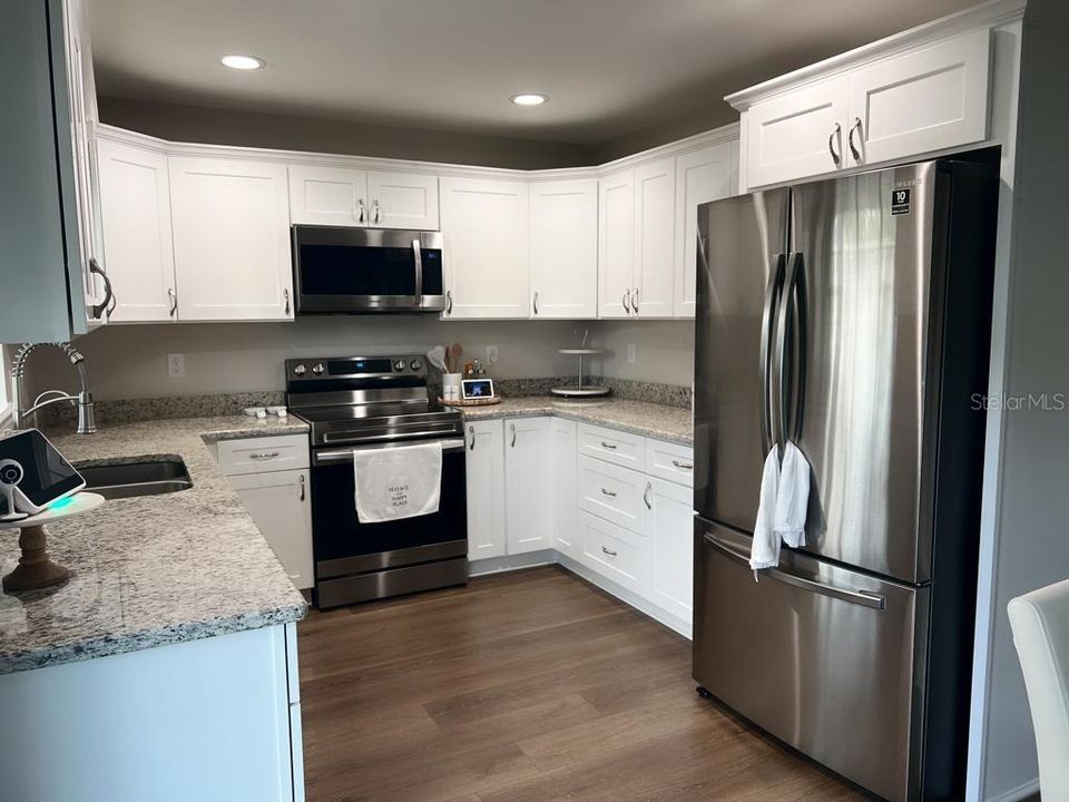 Active With Contract: $358,000 (3 beds, 2 baths, 1575 Square Feet)