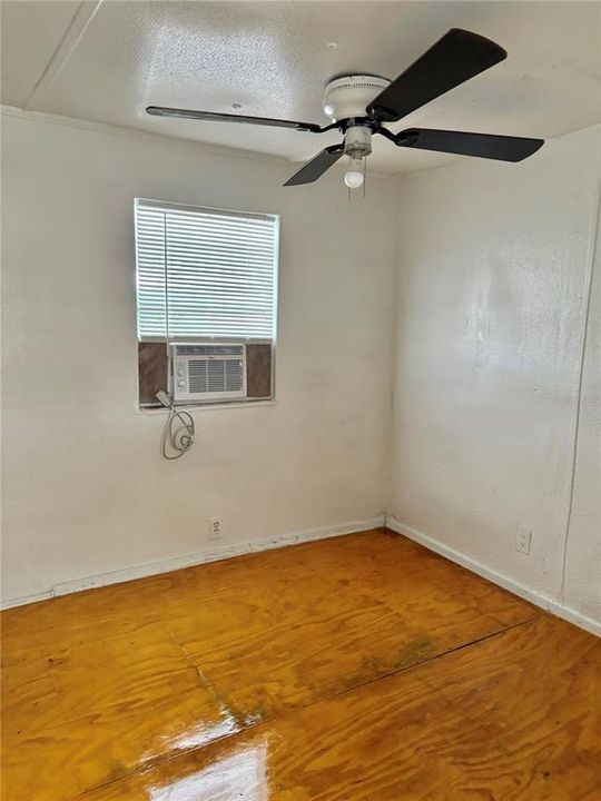 For Sale: $119,000 (2 beds, 1 baths, 600 Square Feet)