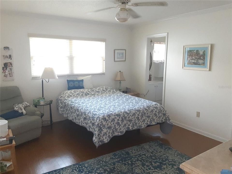 For Sale: $198,000 (2 beds, 2 baths, 1586 Square Feet)