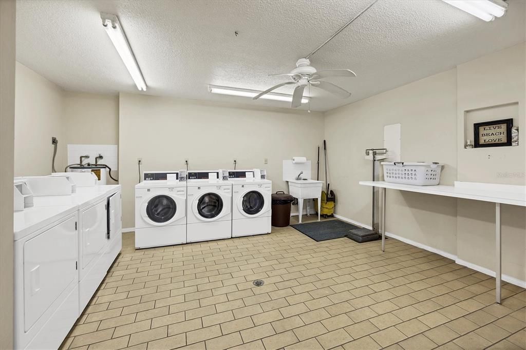 Common Laundry on 6th Floor