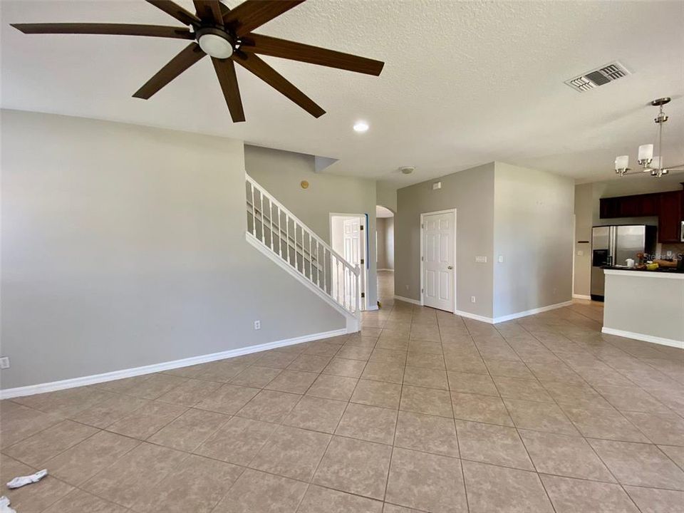 Active With Contract: $3,200 (4 beds, 3 baths, 2820 Square Feet)
