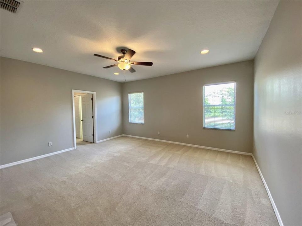 Active With Contract: $3,200 (4 beds, 3 baths, 2820 Square Feet)