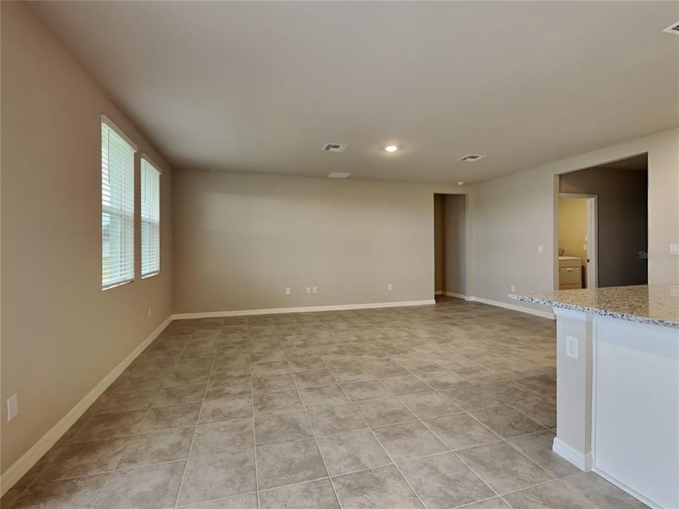 For Rent: $2,400 (3 beds, 2 baths, 1491 Square Feet)