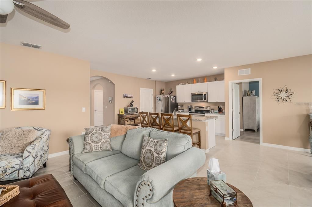 For Sale: $399,000 (3 beds, 2 baths, 1686 Square Feet)