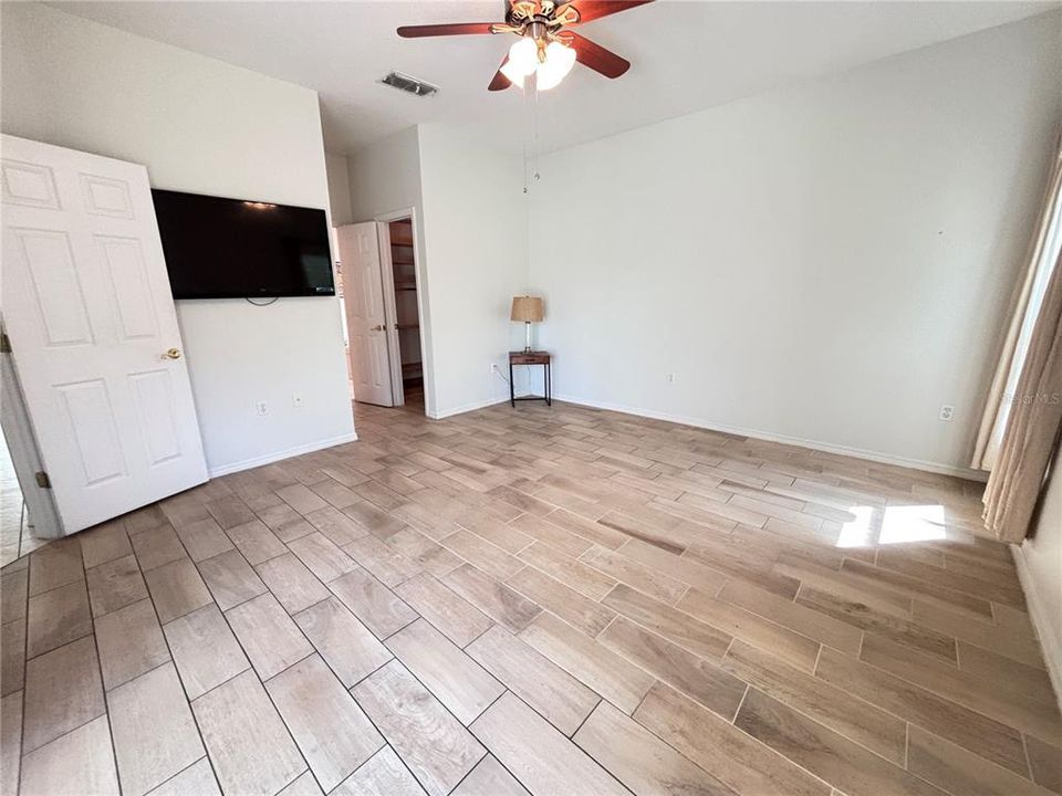 For Sale: $320,000 (3 beds, 2 baths, 1797 Square Feet)