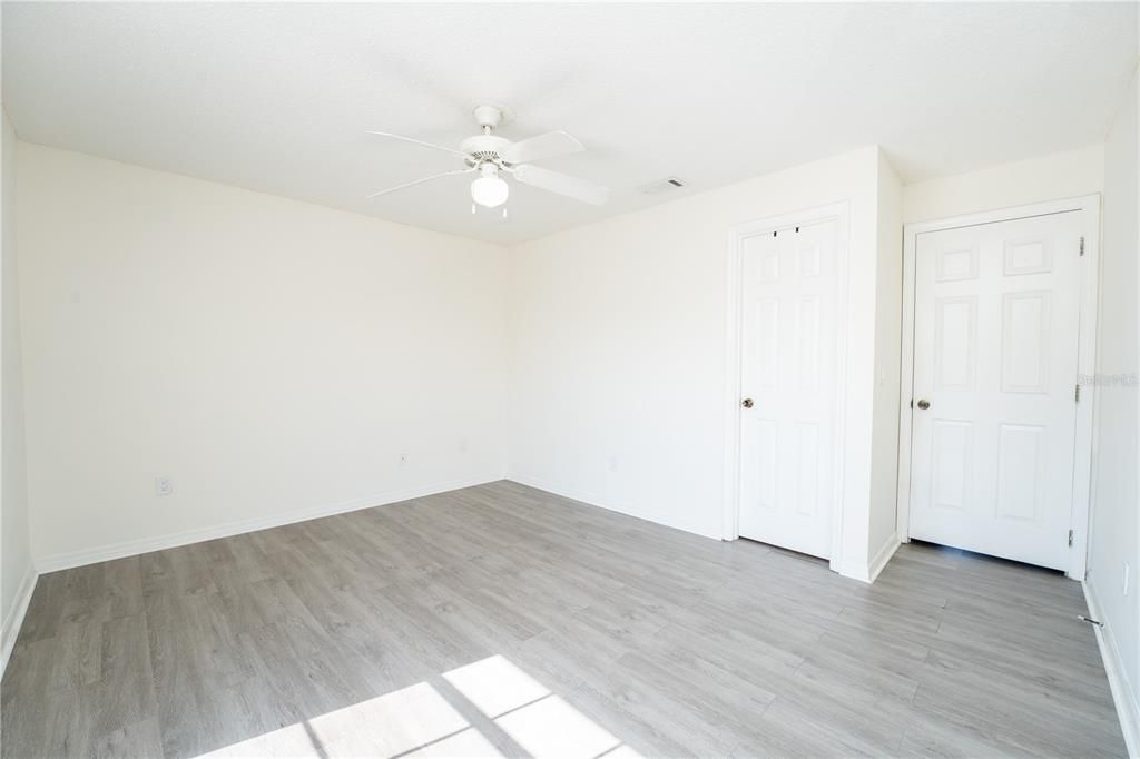 For Sale: $230,000 (2 beds, 2 baths, 1031 Square Feet)