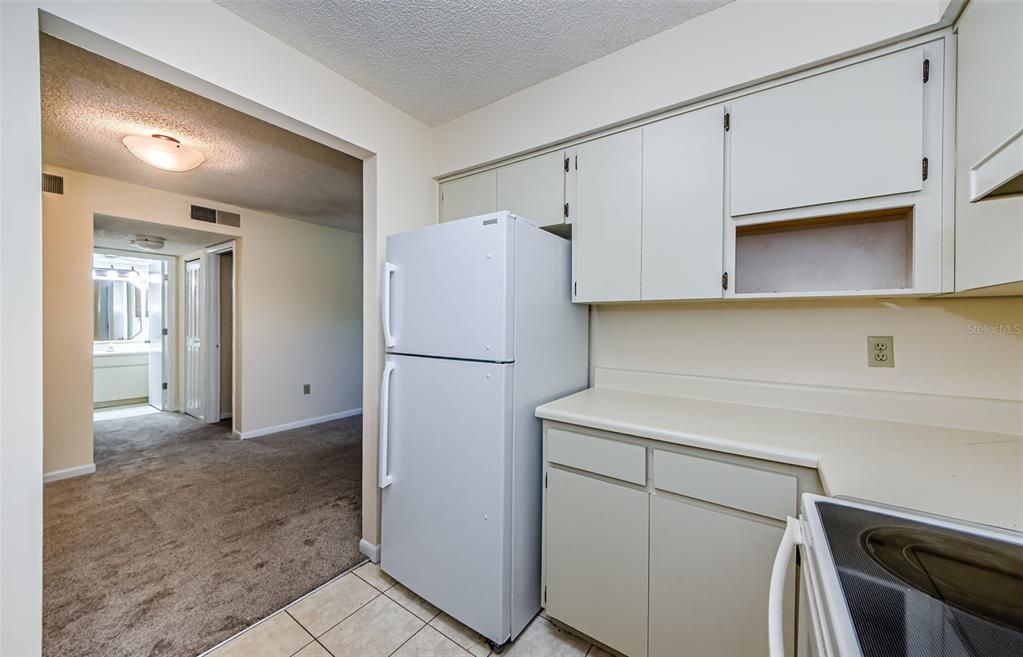 For Sale: $184,900 (1 beds, 1 baths, 685 Square Feet)