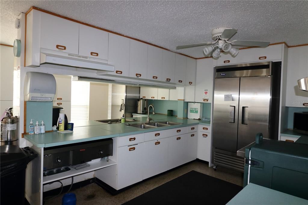 For Sale: $120,000 (2 beds, 1 baths, 872 Square Feet)