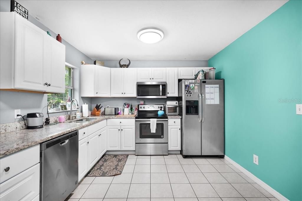 For Sale: $249,000 (3 beds, 1 baths, 1076 Square Feet)