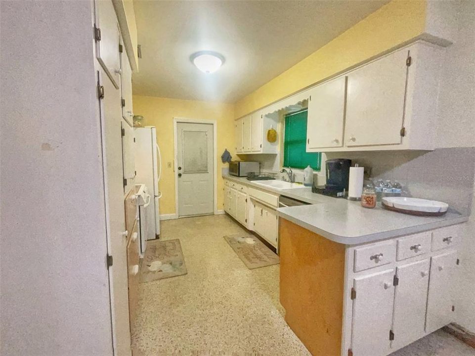 For Sale: $375,000 (2 beds, 1 baths, 1193 Square Feet)
