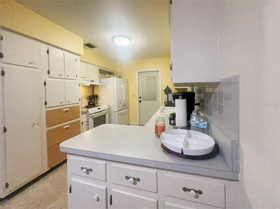 For Sale: $375,000 (2 beds, 1 baths, 1193 Square Feet)