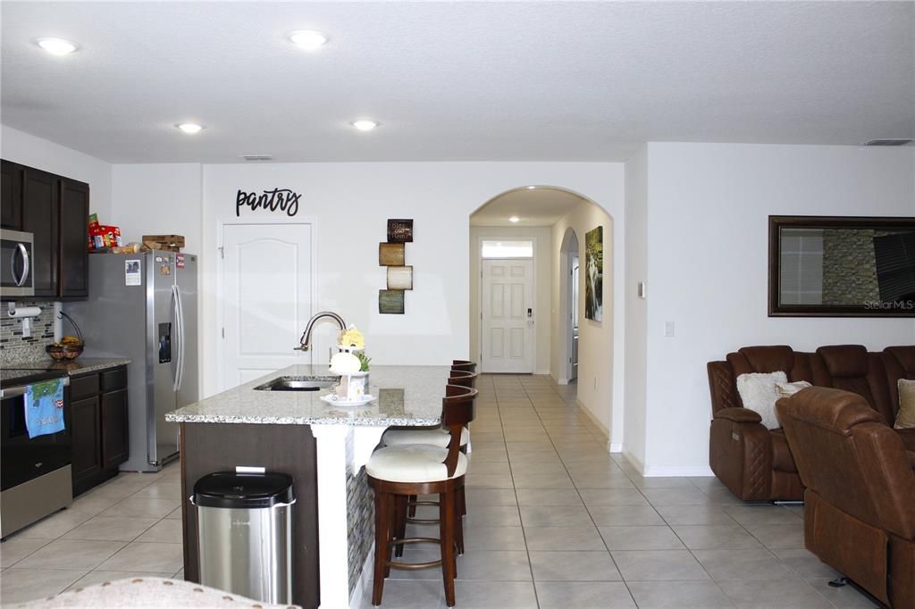 For Sale: $340,000 (3 beds, 2 baths, 1711 Square Feet)