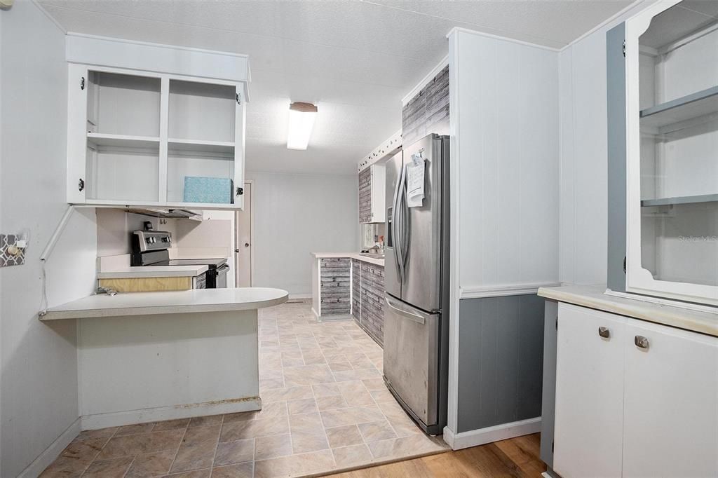 For Sale: $177,500 (2 beds, 2 baths, 1056 Square Feet)