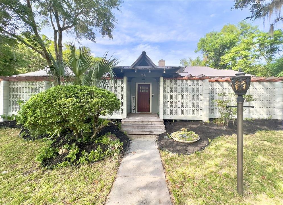 For Sale: $369,900 (4 beds, 2 baths, 2309 Square Feet)