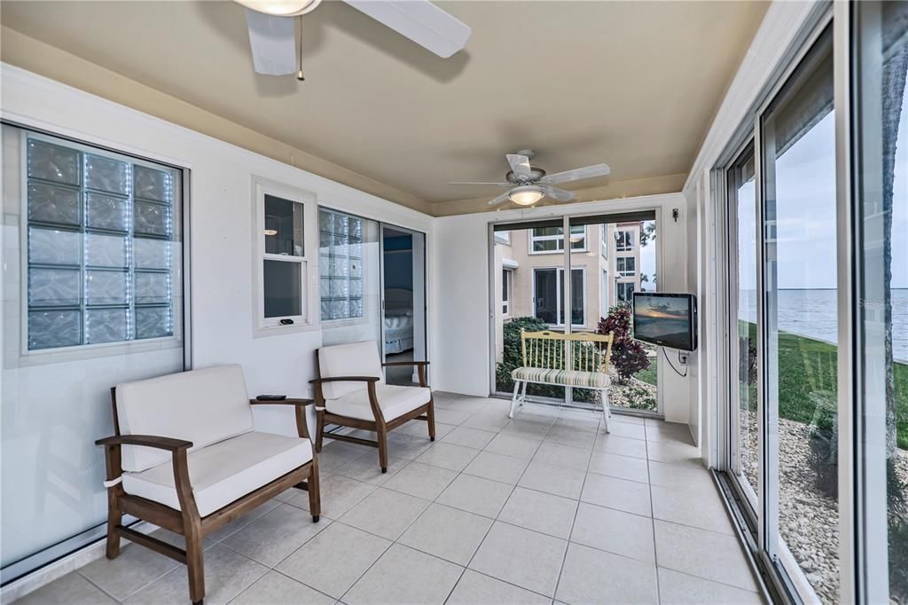 For Sale: $449,900 (2 beds, 2 baths, 1581 Square Feet)
