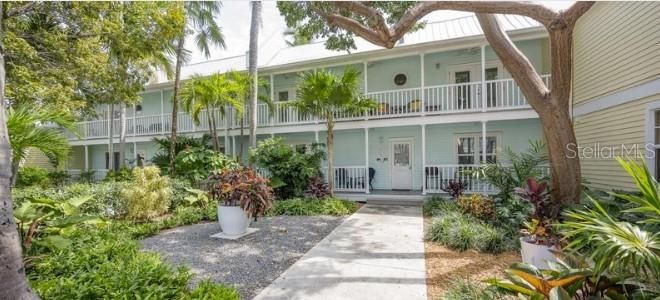 Recently Sold: $910,000 (2 beds, 1 baths, 760 Square Feet)