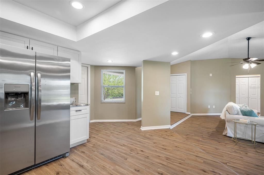 Active With Contract: $279,000 (2 beds, 2 baths, 1577 Square Feet)