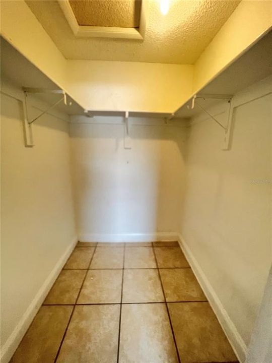For Sale: $139,900 (2 beds, 1 baths, 851 Square Feet)