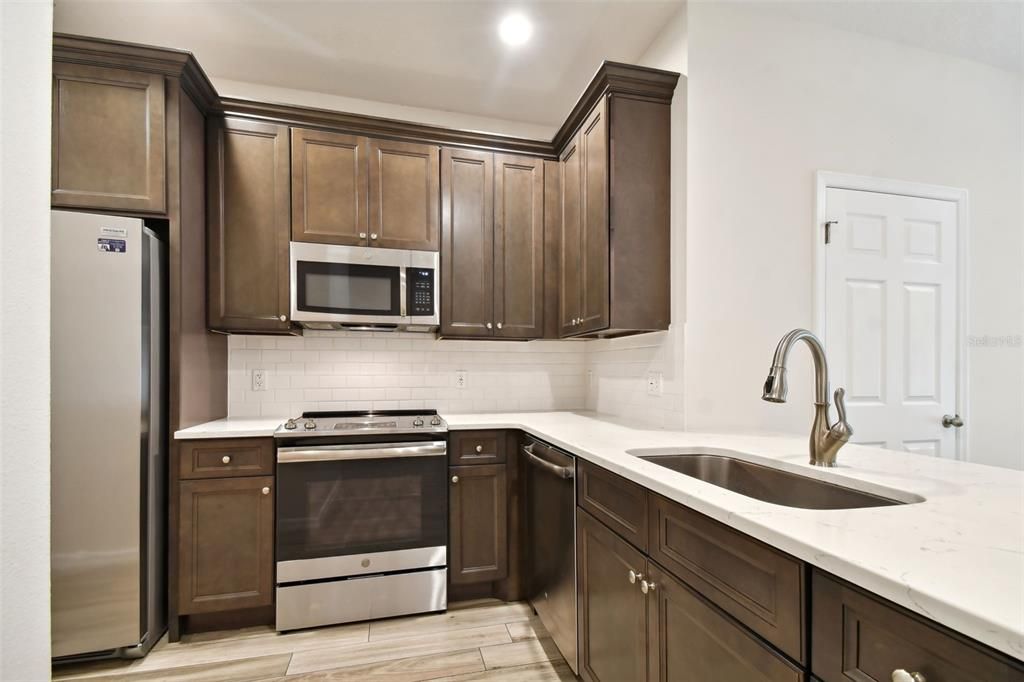 For Sale: $460,000 (3 beds, 2 baths, 1603 Square Feet)