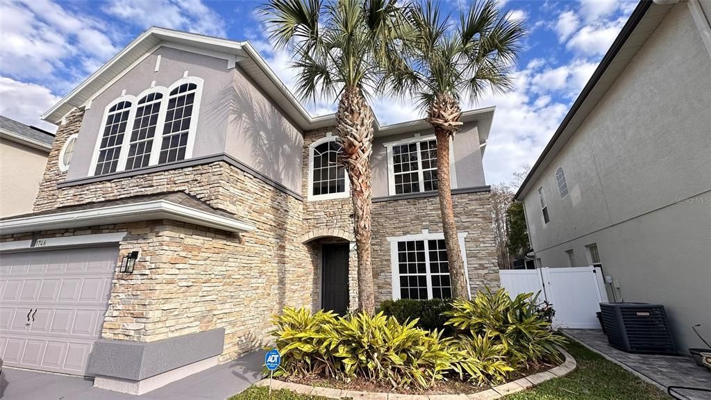 Active With Contract: $574,900 (4 beds, 2 baths, 3103 Square Feet)