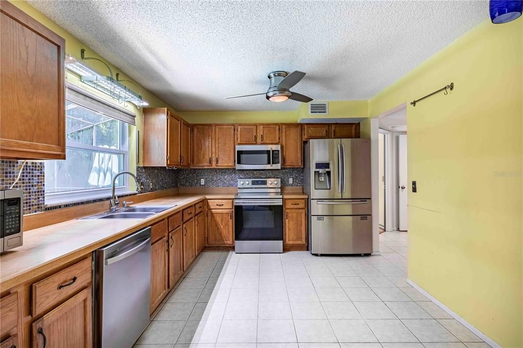 For Sale: $449,900 (4 beds, 2 baths, 2357 Square Feet)