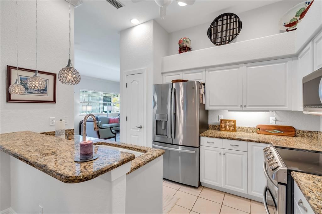Active With Contract: $425,000 (2 beds, 2 baths, 1458 Square Feet)