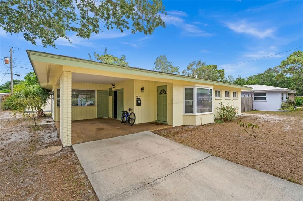 Active With Contract: $309,000 (2 beds, 1 baths, 1013 Square Feet)