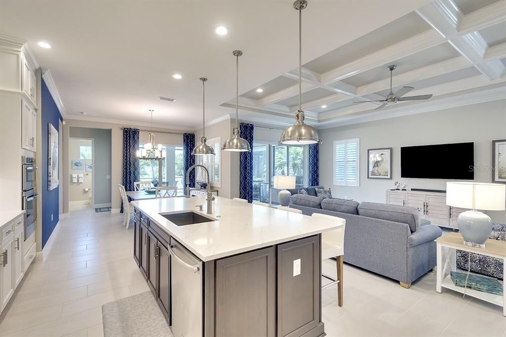 Active With Contract: $1,000,000 (3 beds, 2 baths, 2427 Square Feet)