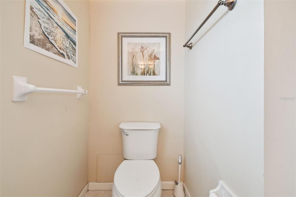 For Sale: $349,900 (2 beds, 2 baths, 1349 Square Feet)