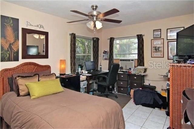 For Rent: $2,600 (2 beds, 1 baths, 1689 Square Feet)