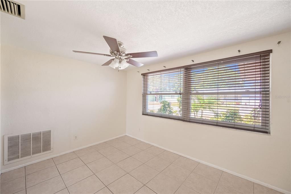 For Sale: $224,900 (2 beds, 2 baths, 1238 Square Feet)