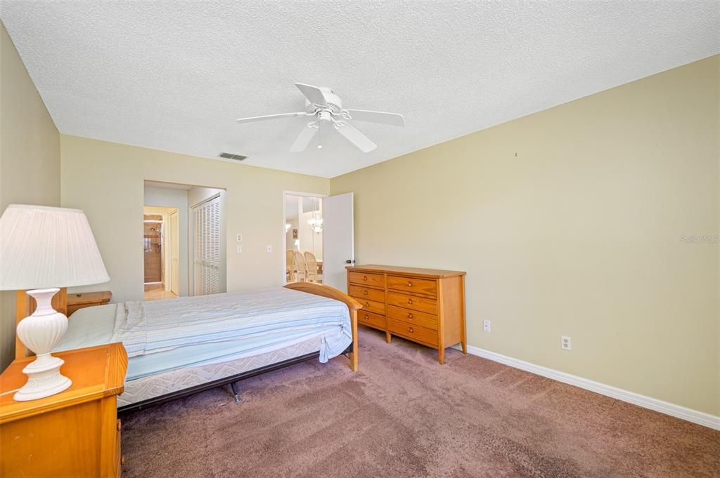 For Sale: $369,500 (2 beds, 2 baths, 1332 Square Feet)
