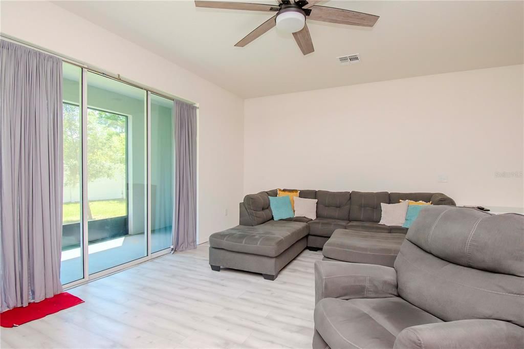 For Sale: $350,000 (3 beds, 2 baths, 1785 Square Feet)
