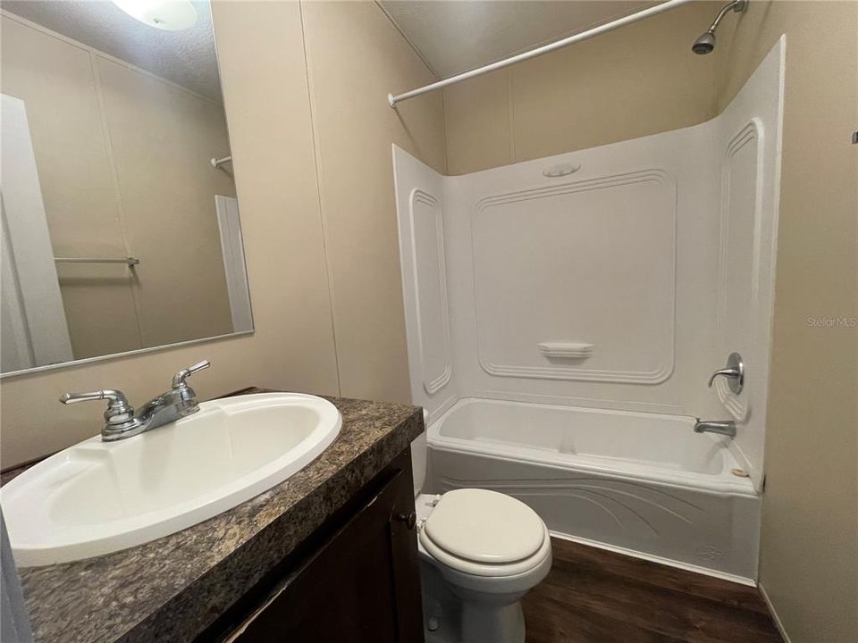 For Rent: $1,300 (2 beds, 2 baths, 728 Square Feet)
