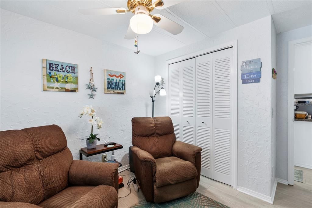 For Sale: $224,900 (2 beds, 2 baths, 1084 Square Feet)