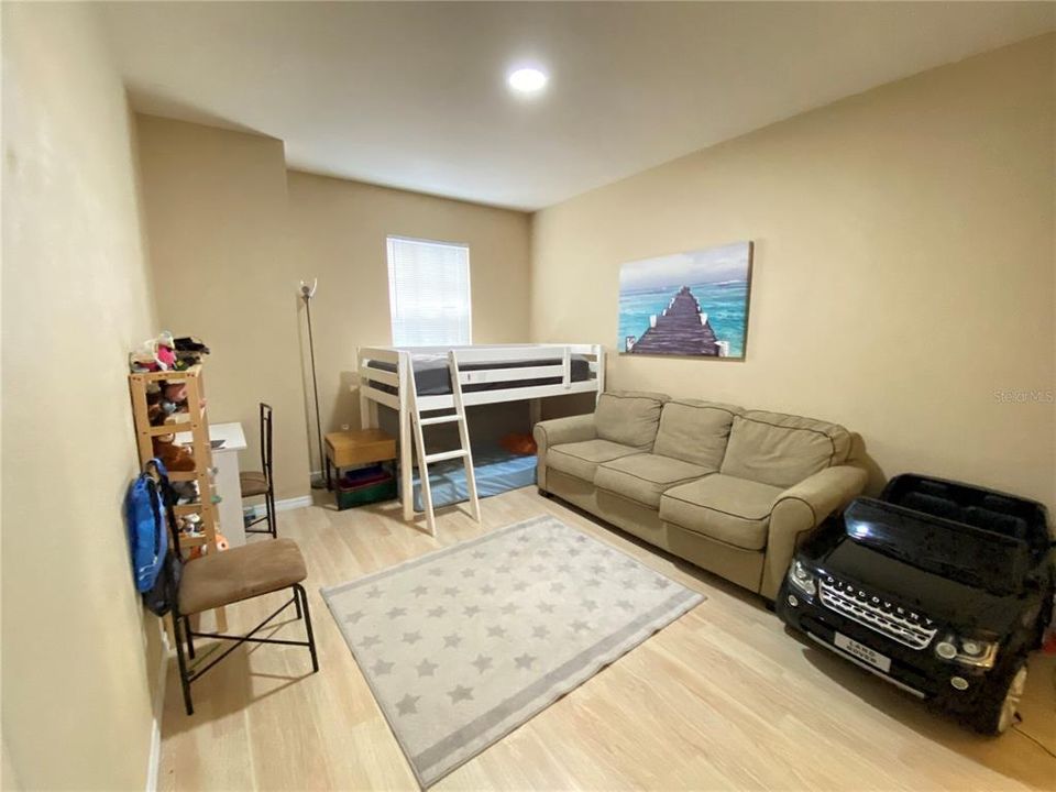 Active With Contract: $209,000 (2 beds, 2 baths, 1150 Square Feet)