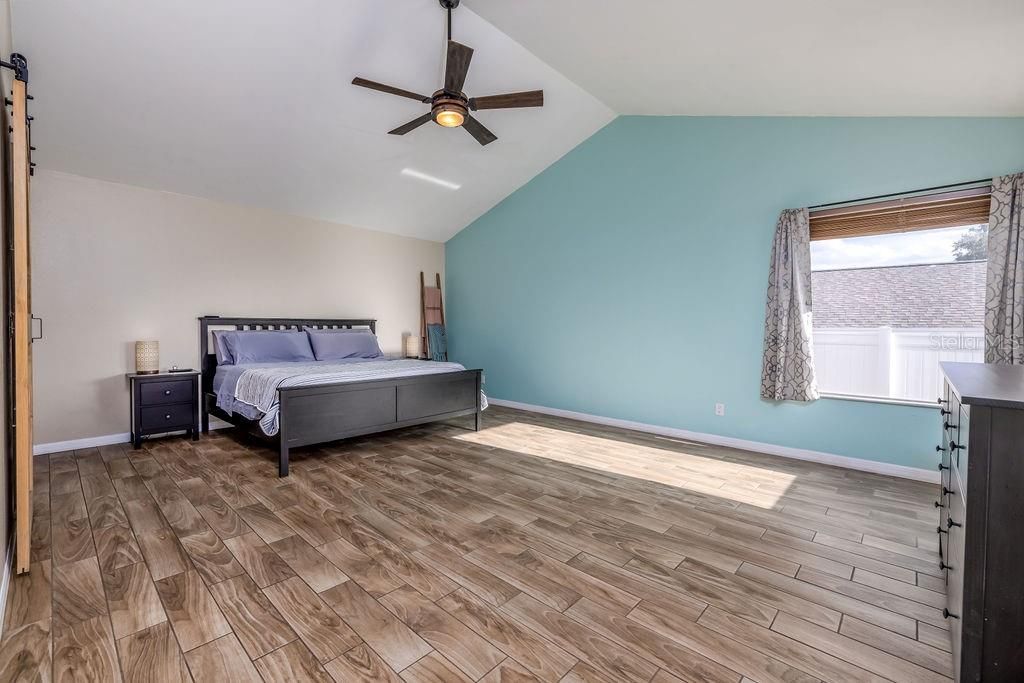 Active With Contract: $425,000 (4 beds, 2 baths, 2470 Square Feet)