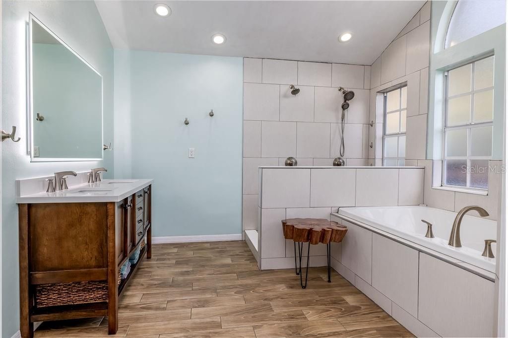 Active With Contract: $425,000 (4 beds, 2 baths, 2470 Square Feet)