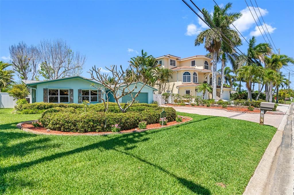 For Sale: $1,250,000 (4 beds, 2 baths, 1927 Square Feet)