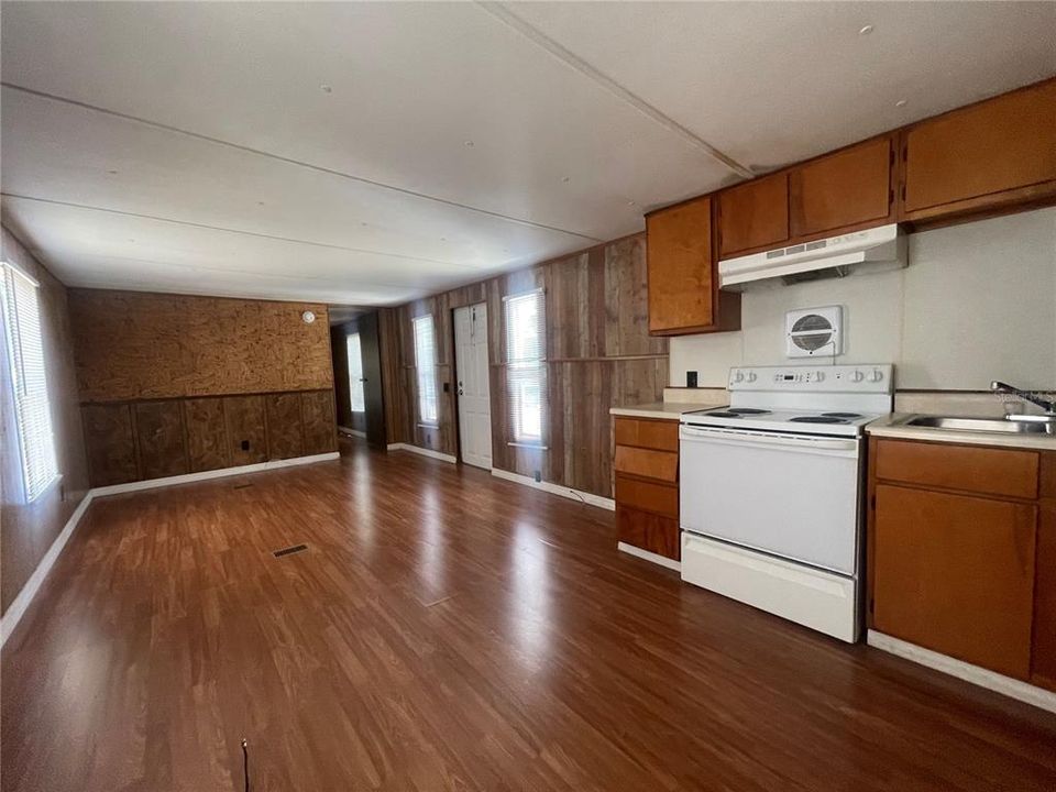 For Rent: $1,150 (2 beds, 1 baths, 800 Square Feet)
