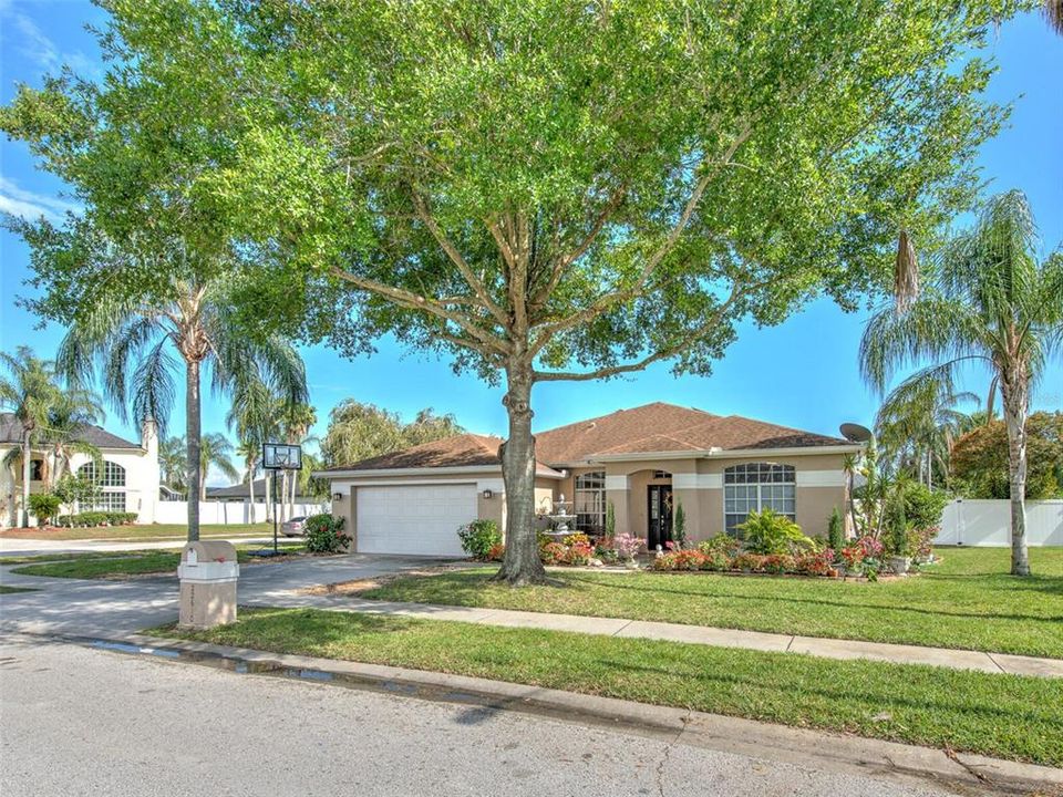 For Sale: $535,000 (4 beds, 2 baths, 2285 Square Feet)