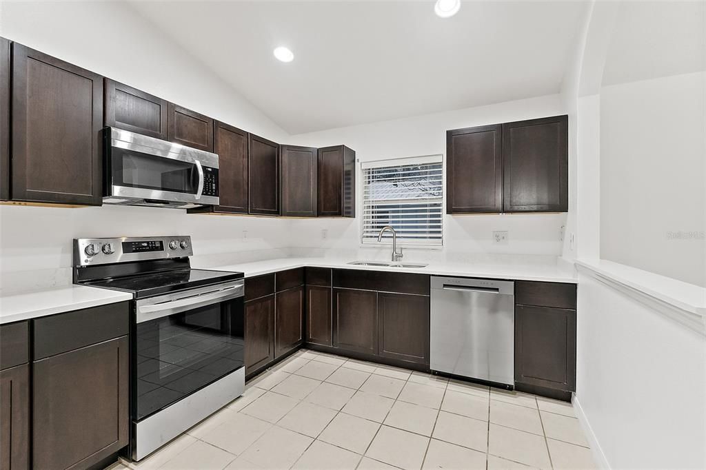 For Sale: $269,000 (3 beds, 2 baths, 1324 Square Feet)