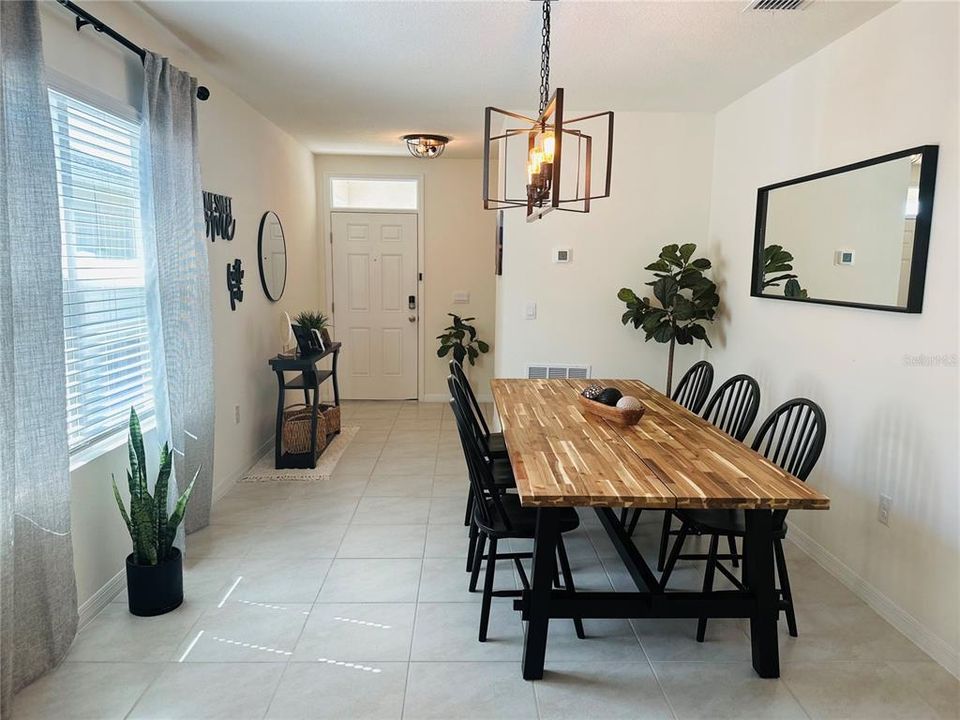 For Sale: $375,000 (3 beds, 2 baths, 1504 Square Feet)